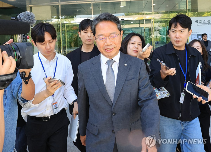 [NEWS HOT] 김승원, 李 대통령 회견 하루 만에 사퇴